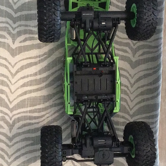 Rock force 33 4x4 remote control - Picture 4 of 9